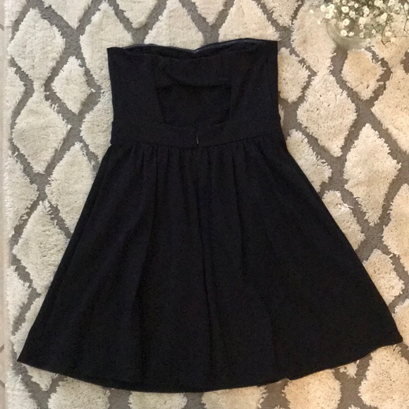 Strapless dress w/ cutout back - Picture 4 of 6